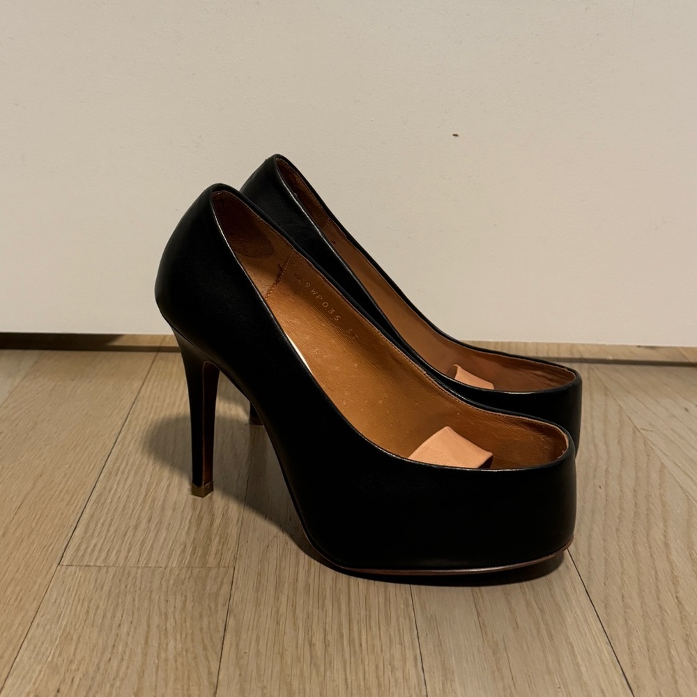 Maison Martin Margiela Black cut out Leather Heels